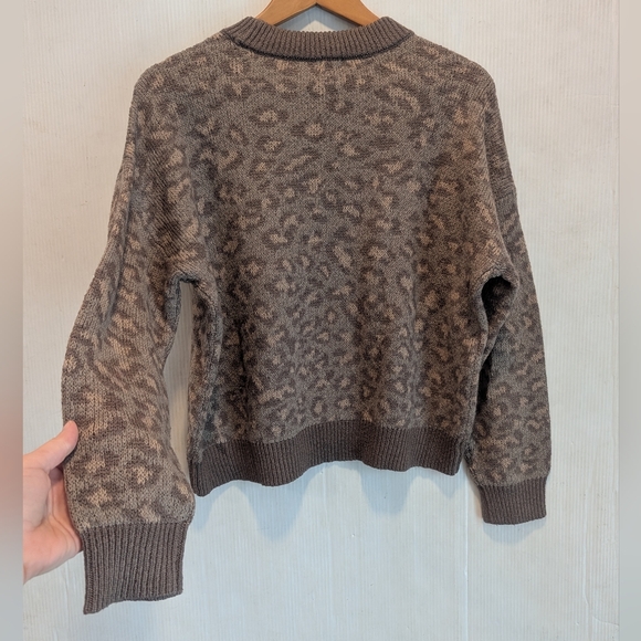 AERIE Women's Brown Animal Print Leopard Crew Neck Sweater Size Medium - Picture 8 of 10